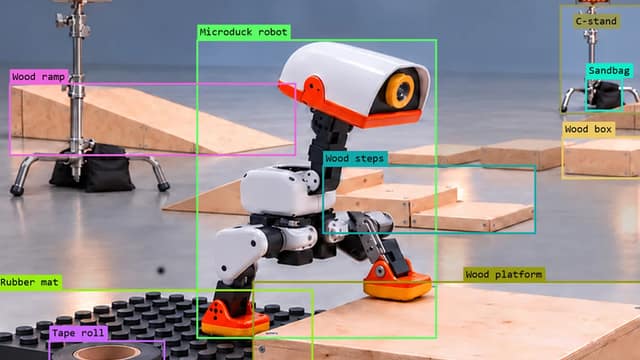AI agents teach a robot to walk in simulation